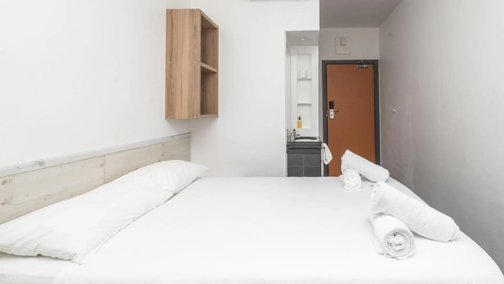 Metropole Green Point -Private Room 2Nd Floor Stay Cape Town 0*,  South Africa