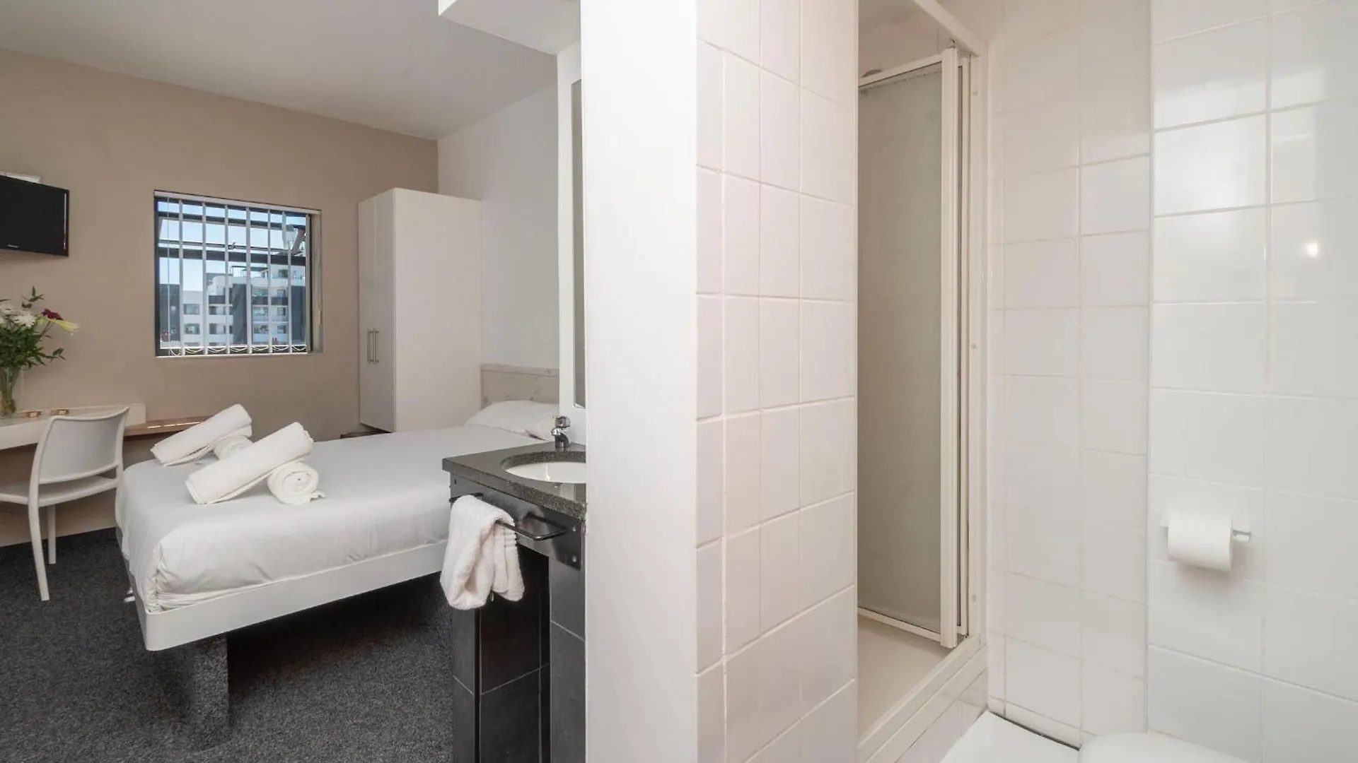 Metropole Green Point -Private Room 2Nd Floor Stay Cape Town Apartment