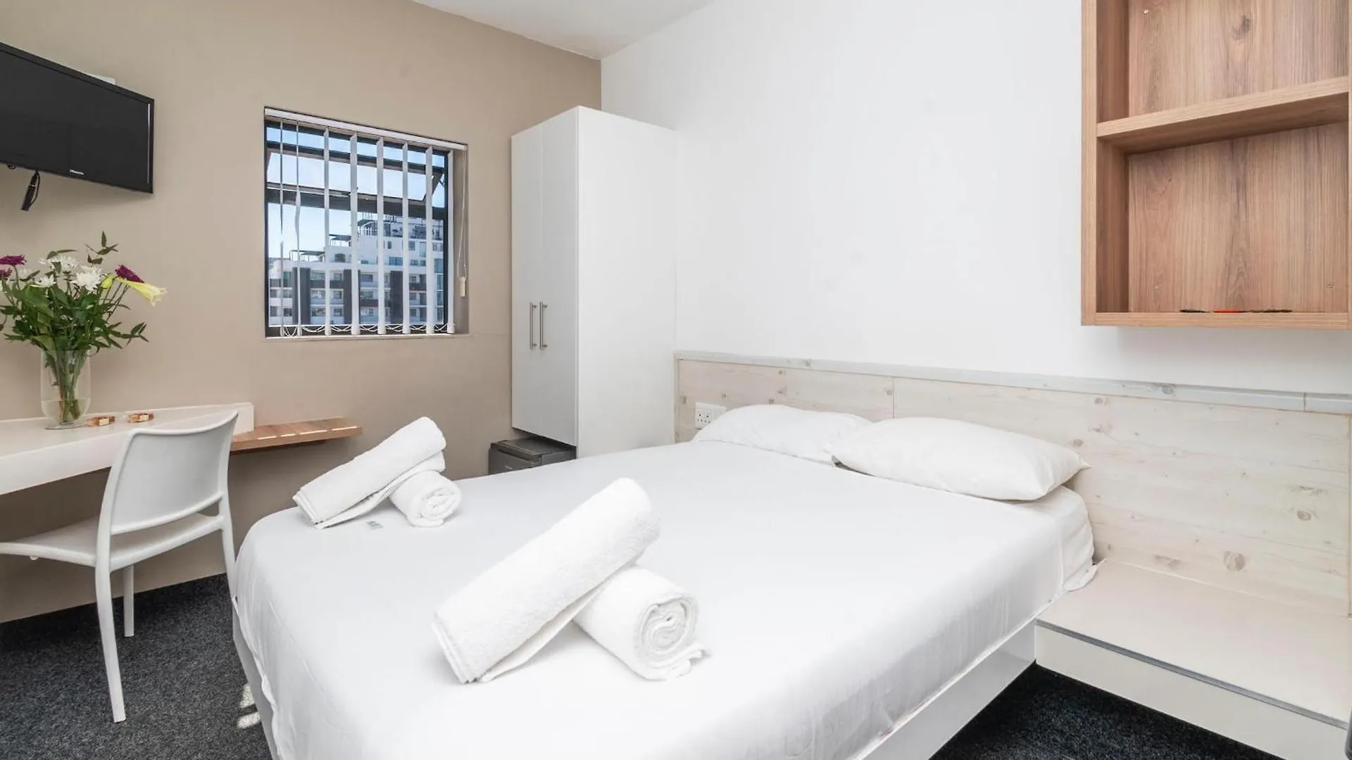 Apartment Metropole Green Point -Private Room 2Nd Floor Stay Cape Town