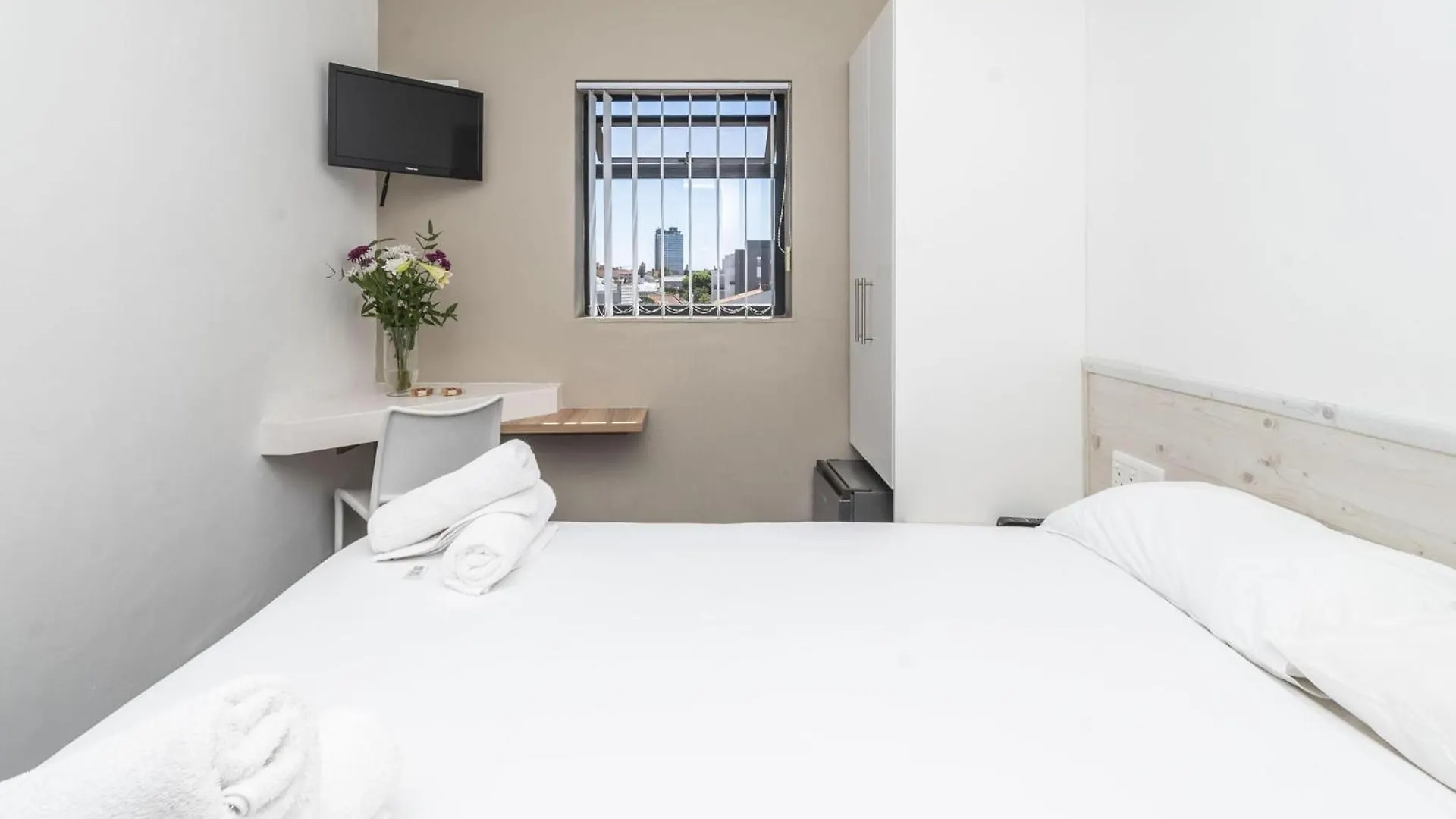 Apartment Metropole Green Point -Private Room 2Nd Floor Stay Cape Town