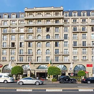 Cape Royale Luxury By Nivar Cape Town